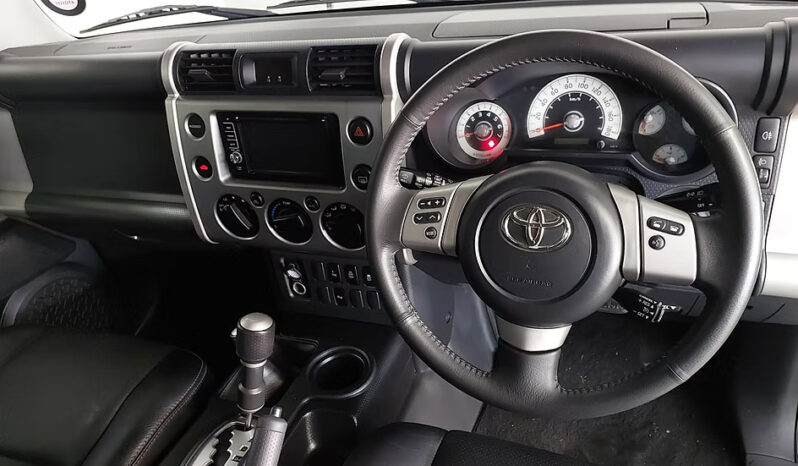 
								2012 Toyota Land Cruiser FJ 4.0 V6 full									