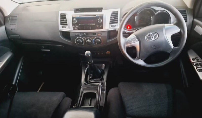 
								2015 Toyota Fortuner 2.5D-4D RB full									