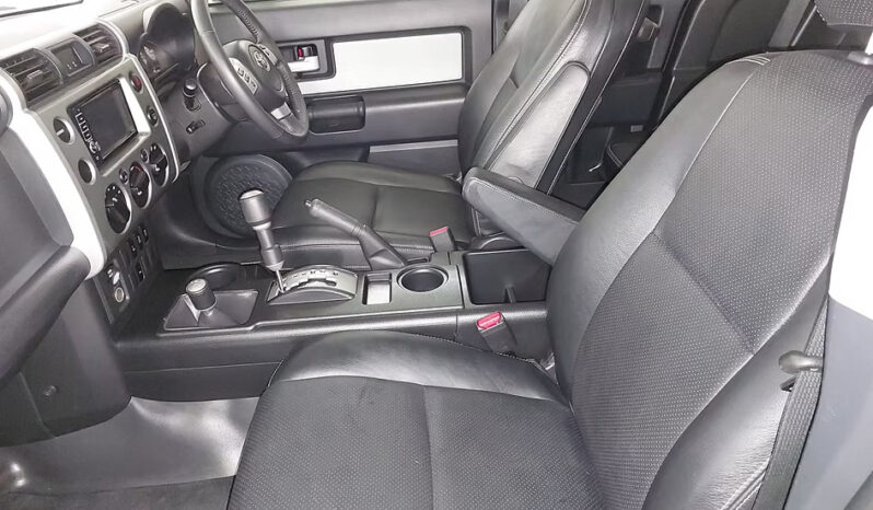 
								2012 Toyota Land Cruiser FJ 4.0 V6 full									