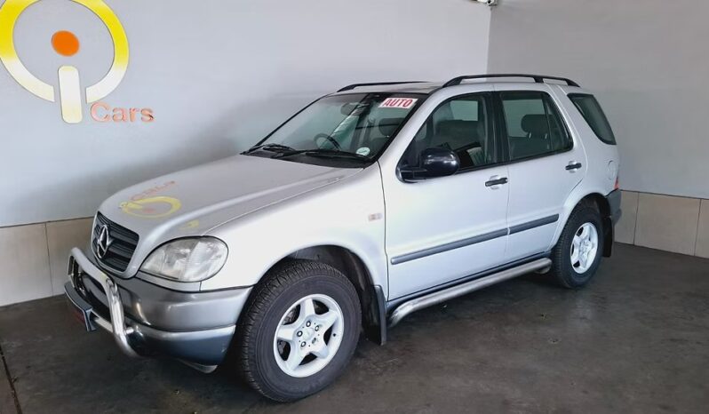 
								1999 Mercedes-Benz ML320 full									