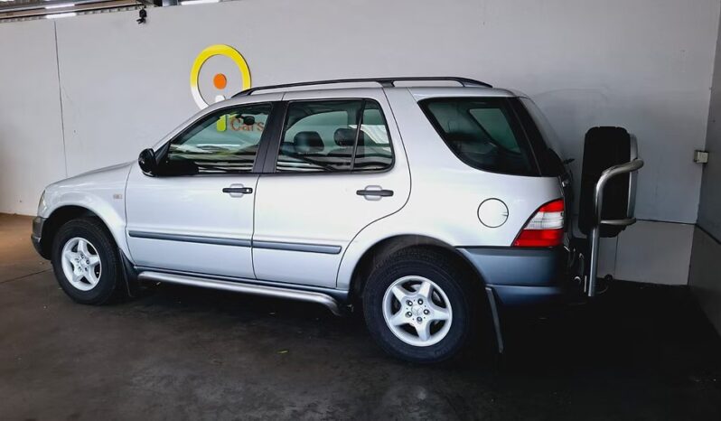 
								1999 Mercedes-Benz ML320 full									