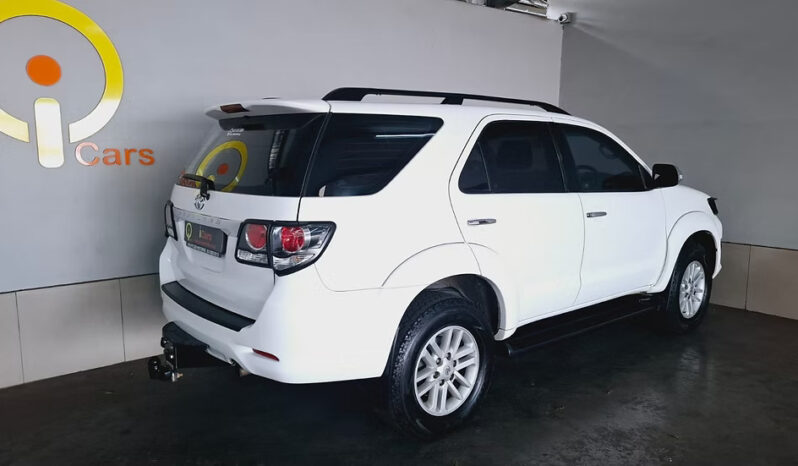 
								2015 Toyota Fortuner 2.5D-4D RB full									