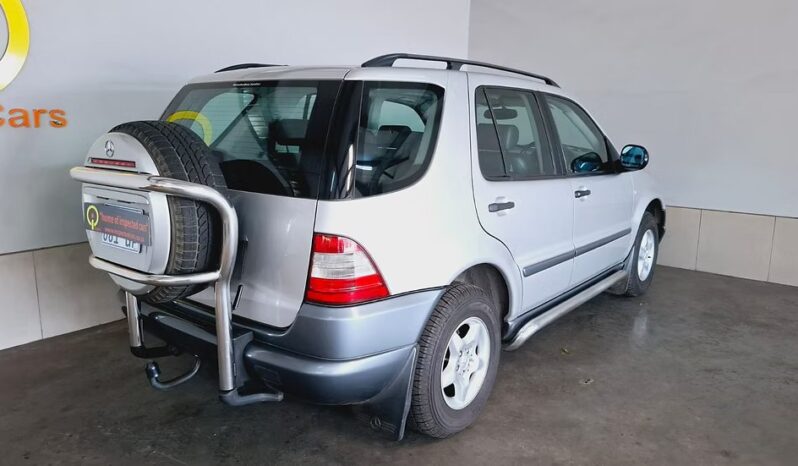
								1999 Mercedes-Benz ML320 full									