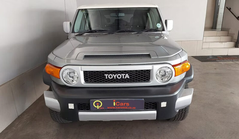 
								2012 Toyota Land Cruiser FJ 4.0 V6 full									