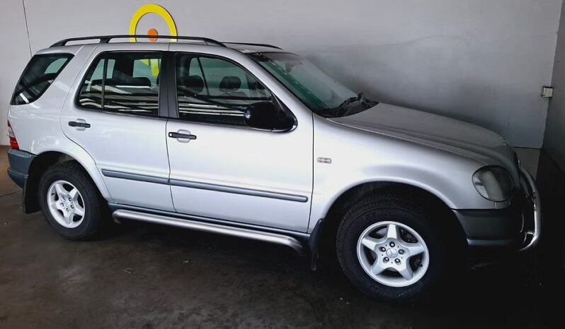 
								1999 Mercedes-Benz ML320 full									