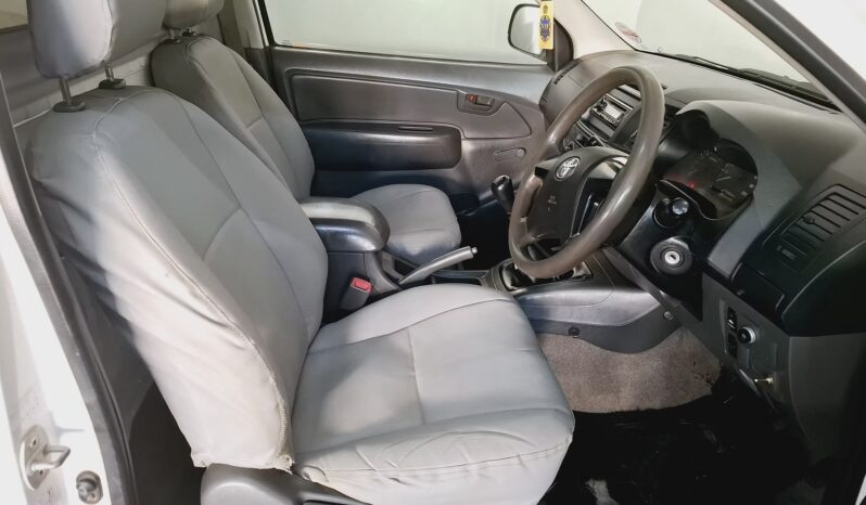 
								2014 Toyota Hilux 2.0 VVT-i Single Cab full									