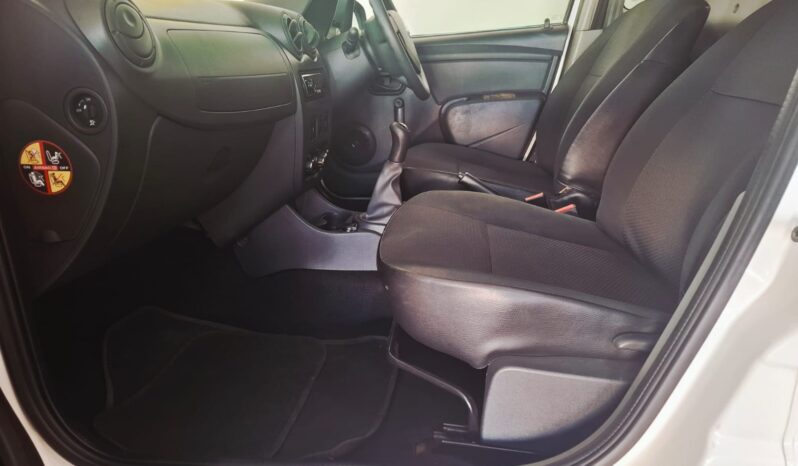 
								2018 Nissan NP200 1.6i A/C Safety Pack full									