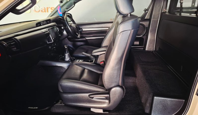 
								2022 Toyota Hilux 2.8 GD-6 Legend XC full									