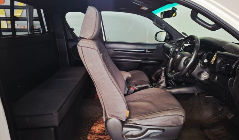 
								2019 Toyota Hilux 2.8 GD-6 RB Raider E/Cab Manual full									