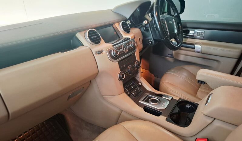 
								2015 Land Rover Discovery 4 SDV6 SE full									