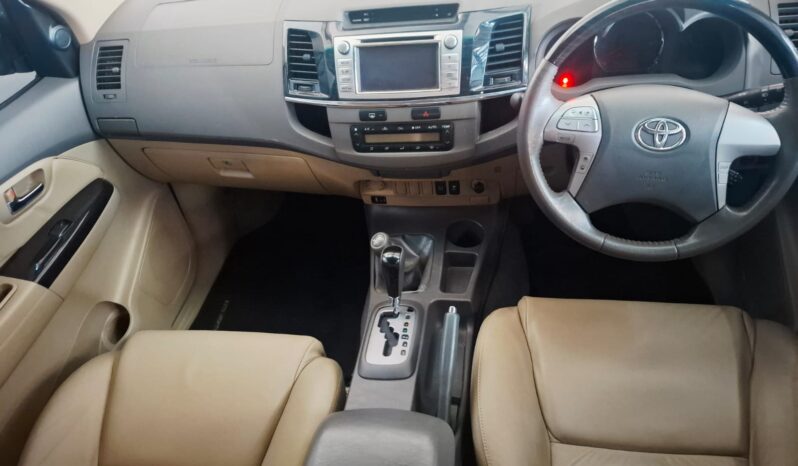 
								2013 Toyota Fortuner 3.0 D-4D 4×4 A/T LTD full									