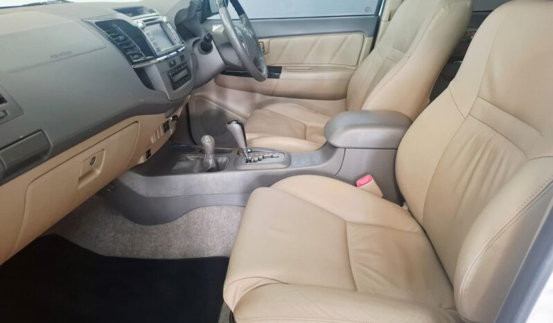 
								2013 Toyota Fortuner 3.0 D-4D 4×4 A/T LTD full									