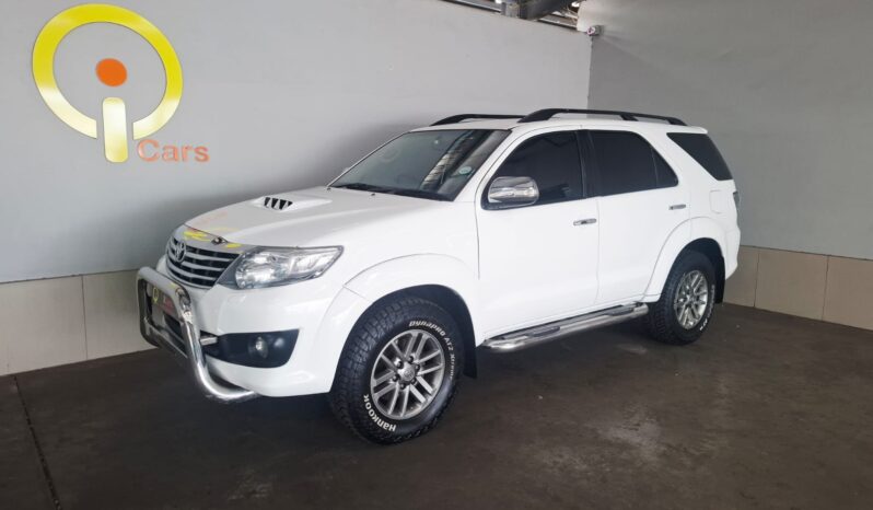 
								2013 Toyota Fortuner 3.0 D-4D 4×4 A/T LTD full									