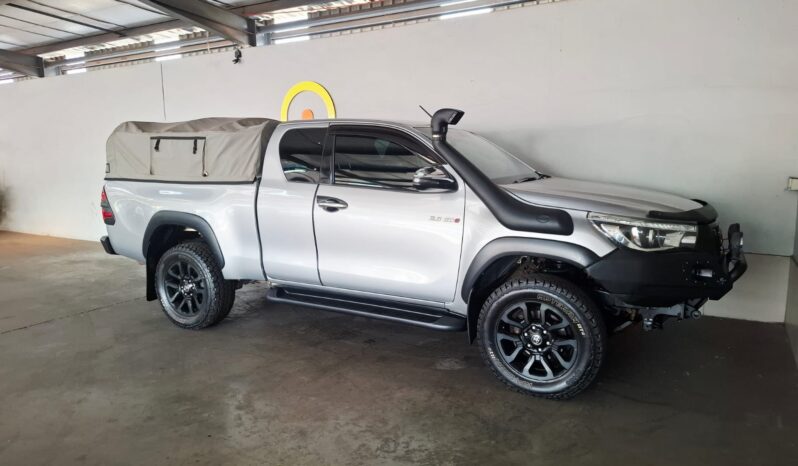 
								2019 Toyota Hilux 2.8 GD-6 Raider Xtra Cab 4×4 full									
