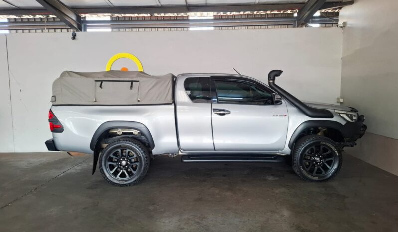 
								2019 Toyota Hilux 2.8 GD-6 Raider Xtra Cab 4×4 full									