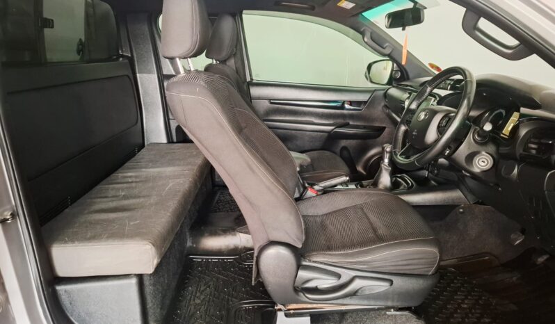 
								2019 Toyota Hilux 2.8 GD-6 Raider Xtra Cab 4×4 full									