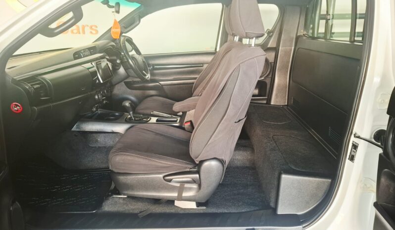 
								2019 TOYOTA HILUX 2.8 GD-6 RAIDER E/CAB 4×4 A/T full									